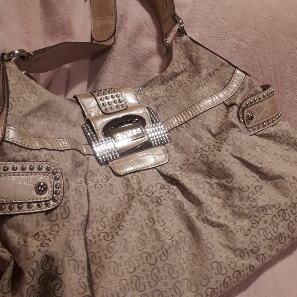 Large GUESS Purse - Picture 1 of 3